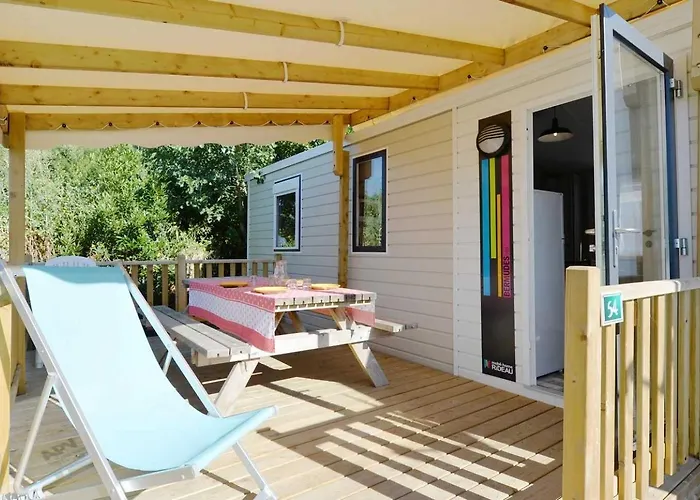 Camping 4 Etoiles - Piscine - Eeiaee