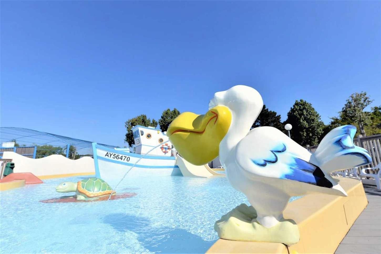 4 Etoiles - Piscine - Eeiaee *